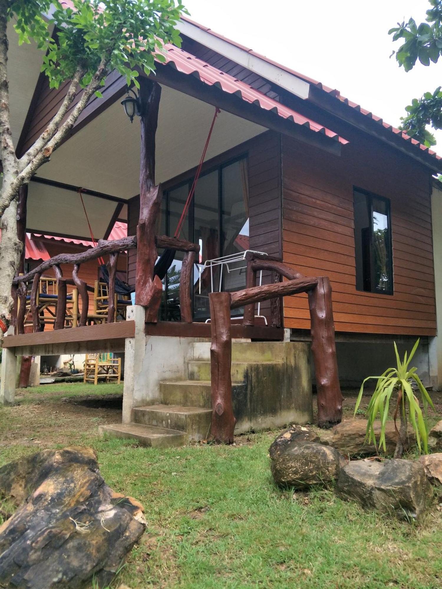 Lanta Fa Rung Beach Resort Ko Lanta Rum bild